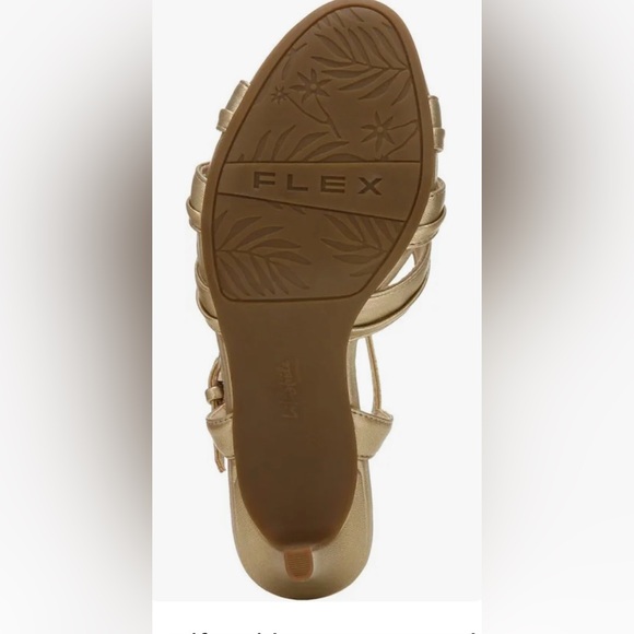 NIB: Life Stride Gold Dress Heels. - Picture 6 of 7